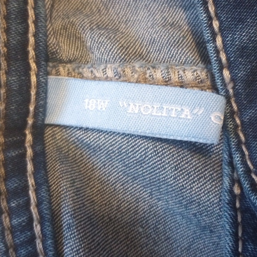 Hydraulic Blue Jeans with Embroidered Pockets - Picture 3 of 5